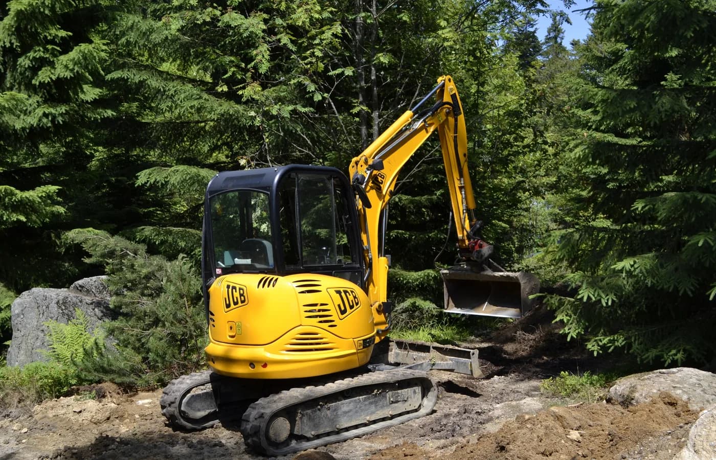 R57 Small Excavator